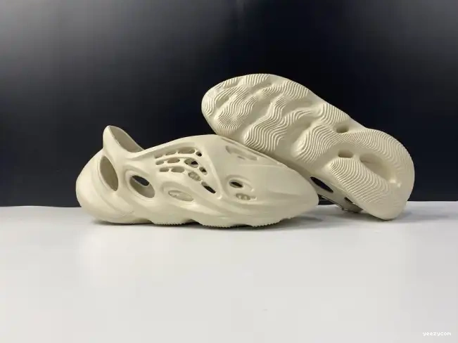 Adidas Foam RNNR FY4567 Yeezy Sand 0619